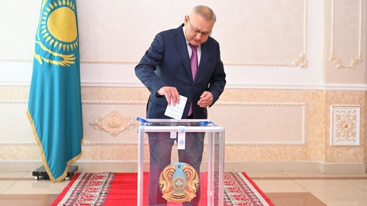 Бейбіт Исабаев сайлау учаскесіне келді