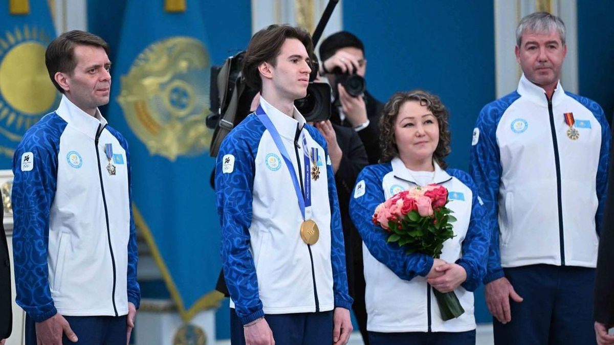 Михаил Шайдоров пен оның жаттықтырушыларын марапаттау рәсімі