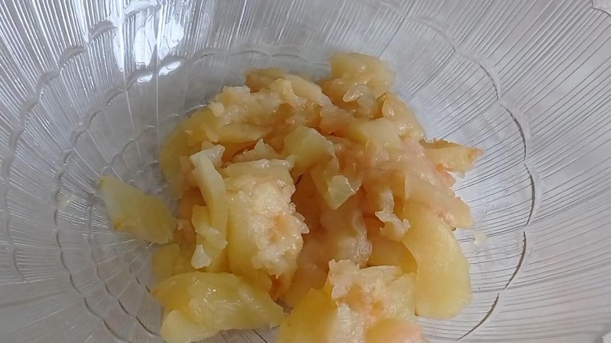 Запеченные яблоки остывают