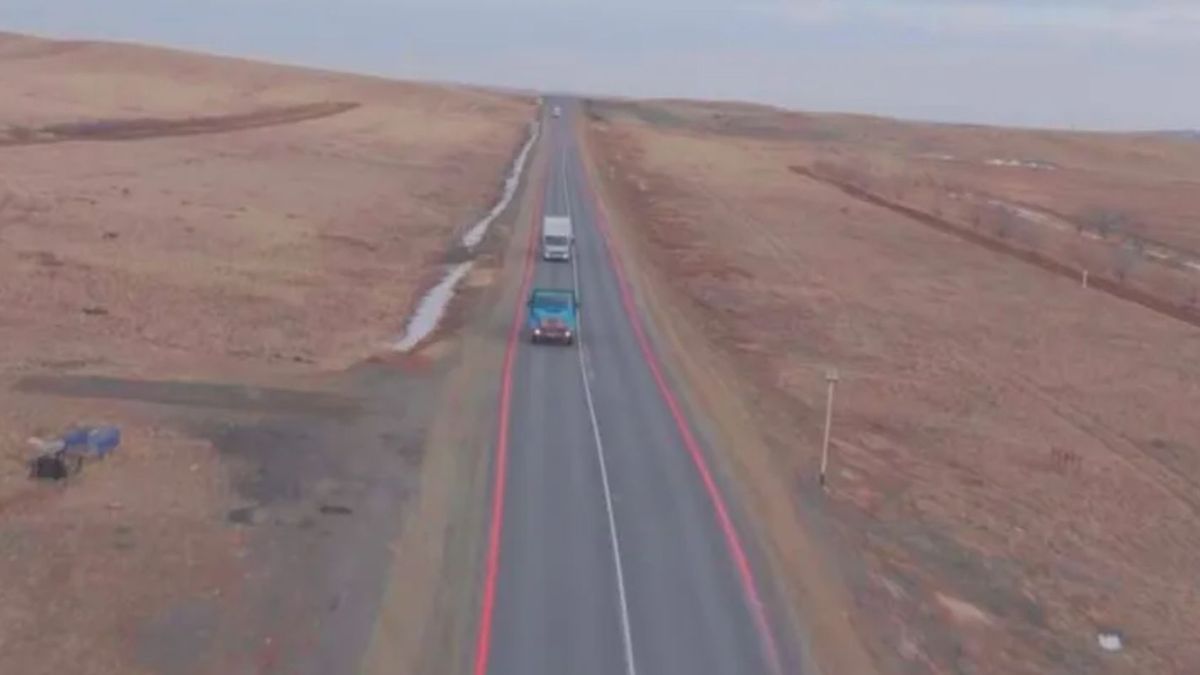 Жолдағы қызыл жолақтар