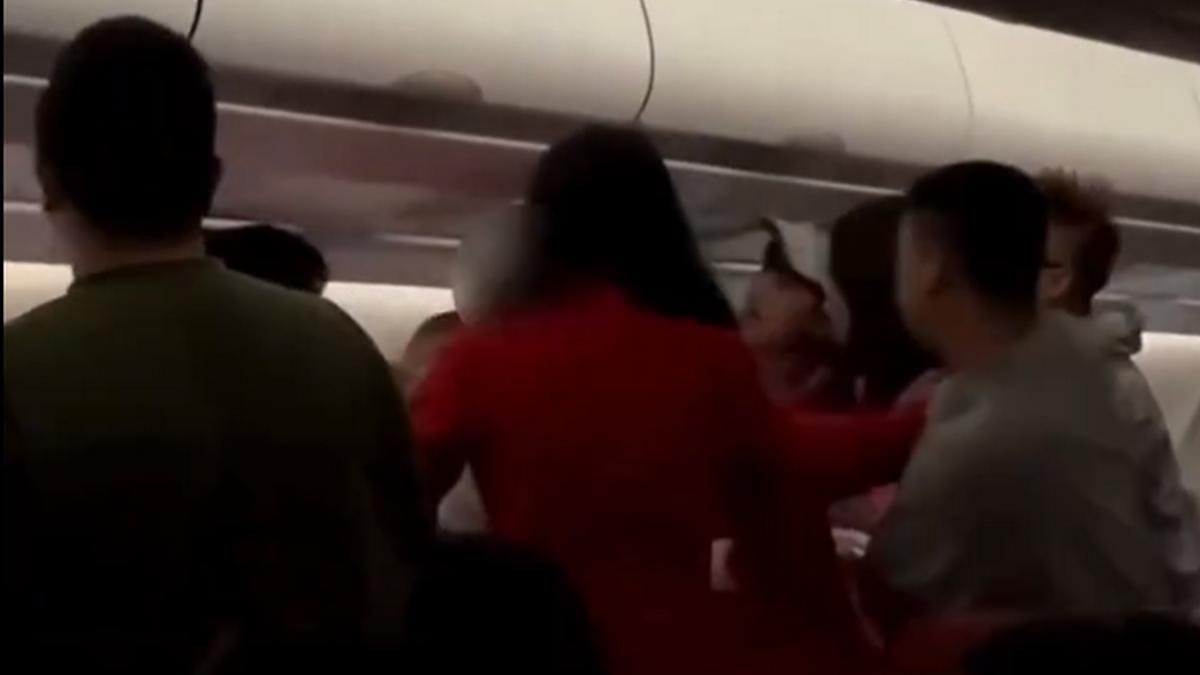 Драка на борту AirAsia
