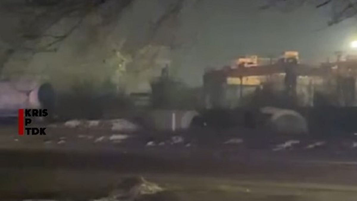 Опрокинувшиеся вагоны