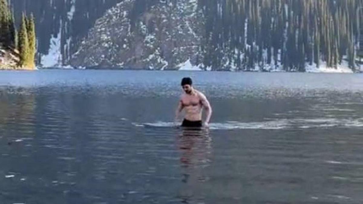 Павел Дуров плавает в Алматинской области