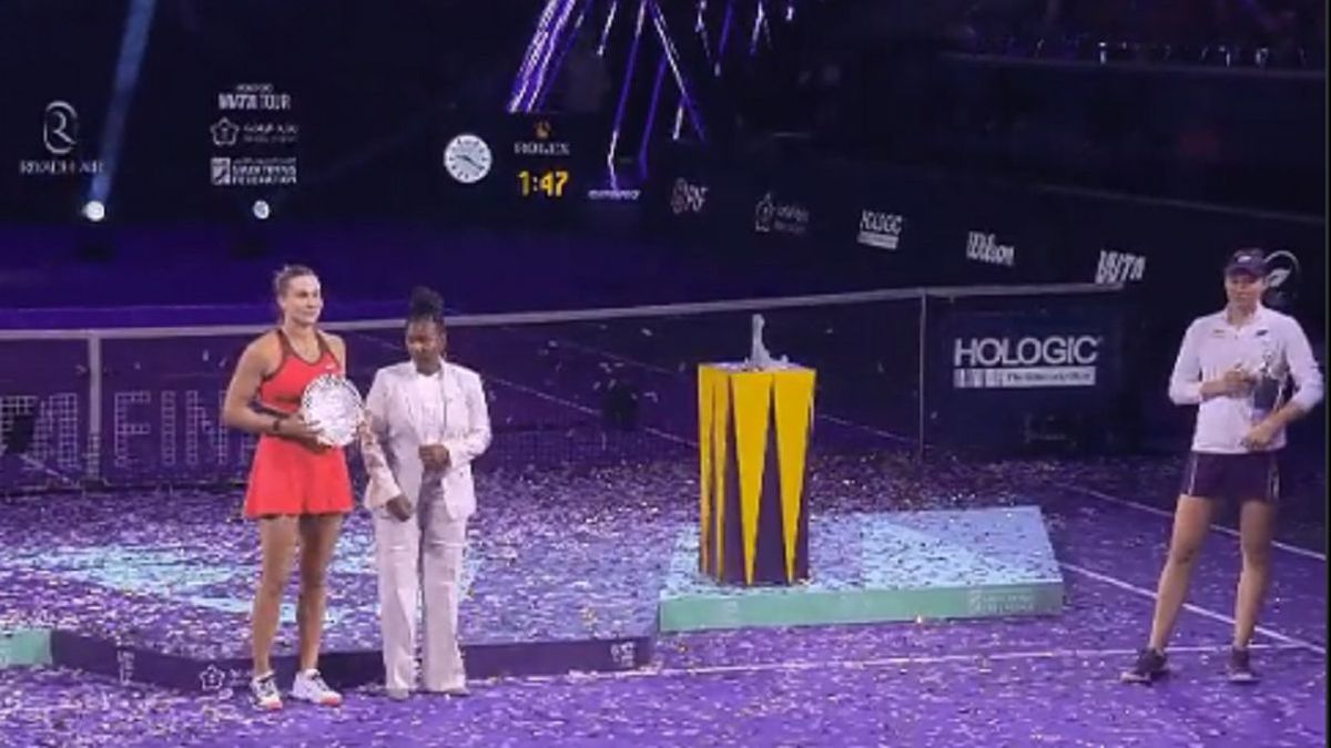 Рыбакина отказалась фотографироваться с главой WTA