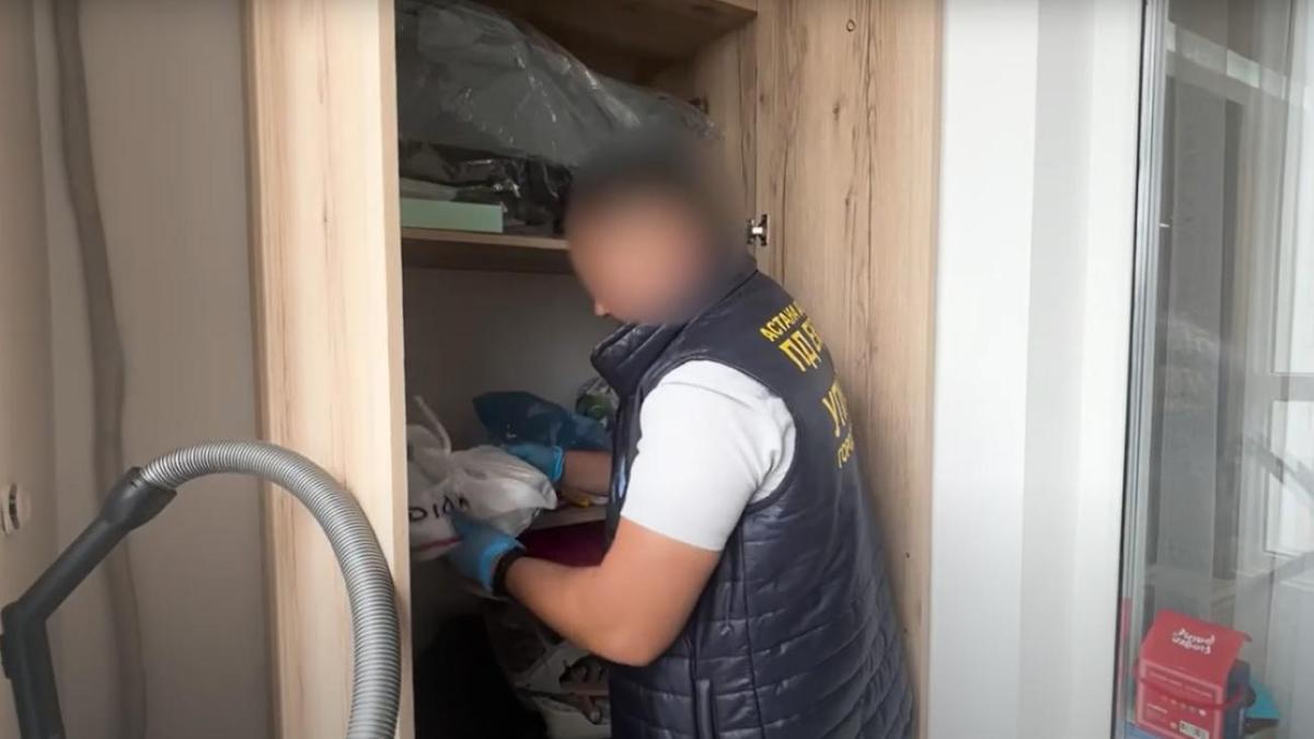 Обыск на балконе