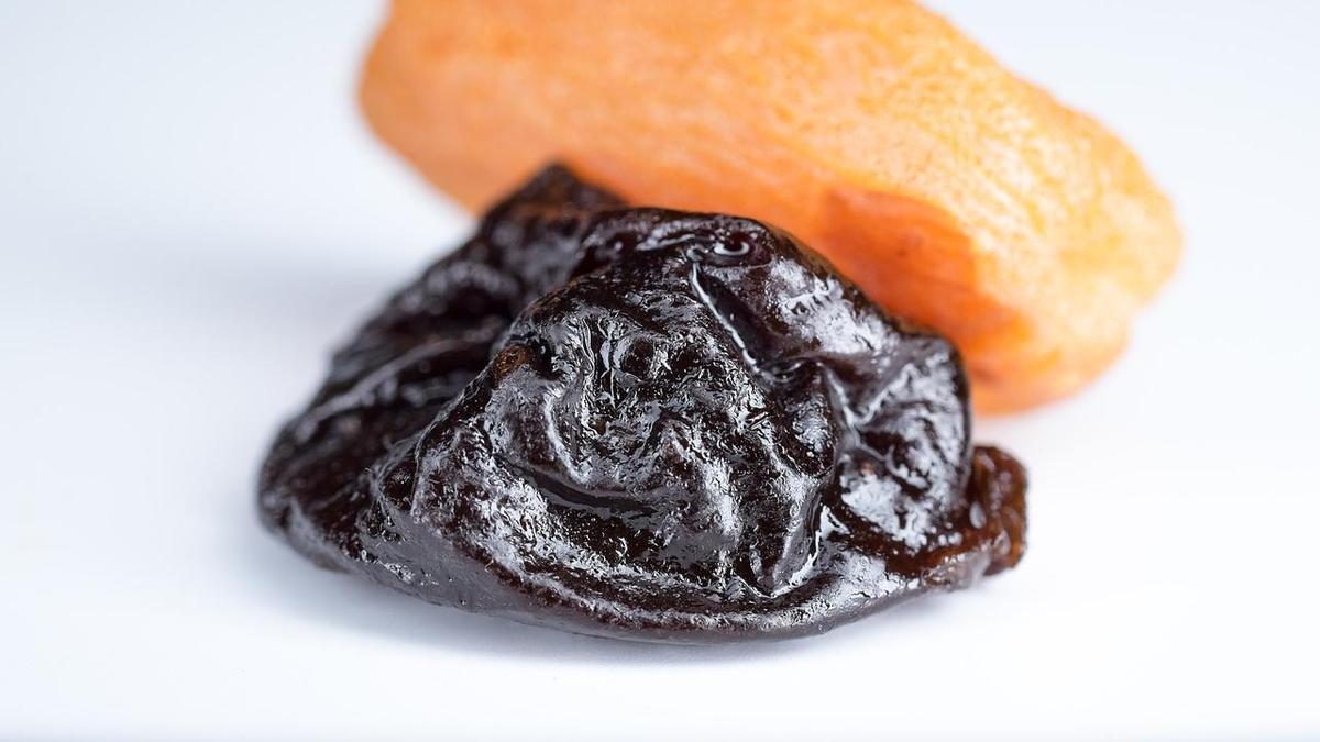 Чернослив при ГВ чем полезен и как употреблять NUR.KZ