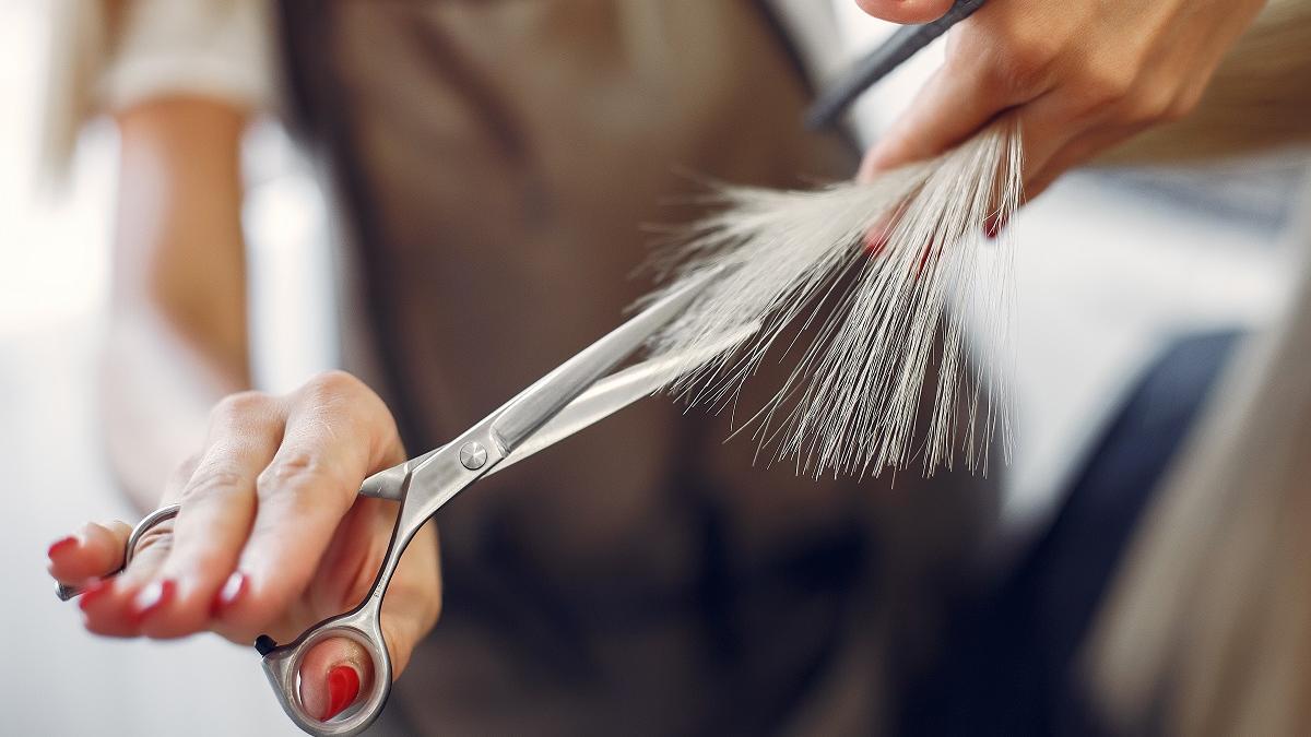 Почти 17 млрд тенге потратили казахстанцы на парикмахерские и салоны красоты