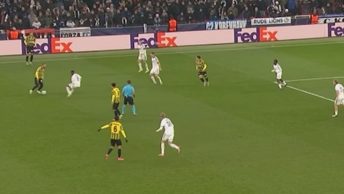 Футбольный матч "Кайрат" - "Копенгаген"