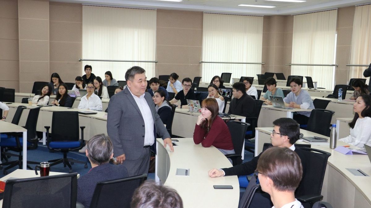 Встреча заместителя директора НЦКДА со студентами Назарбаев университета