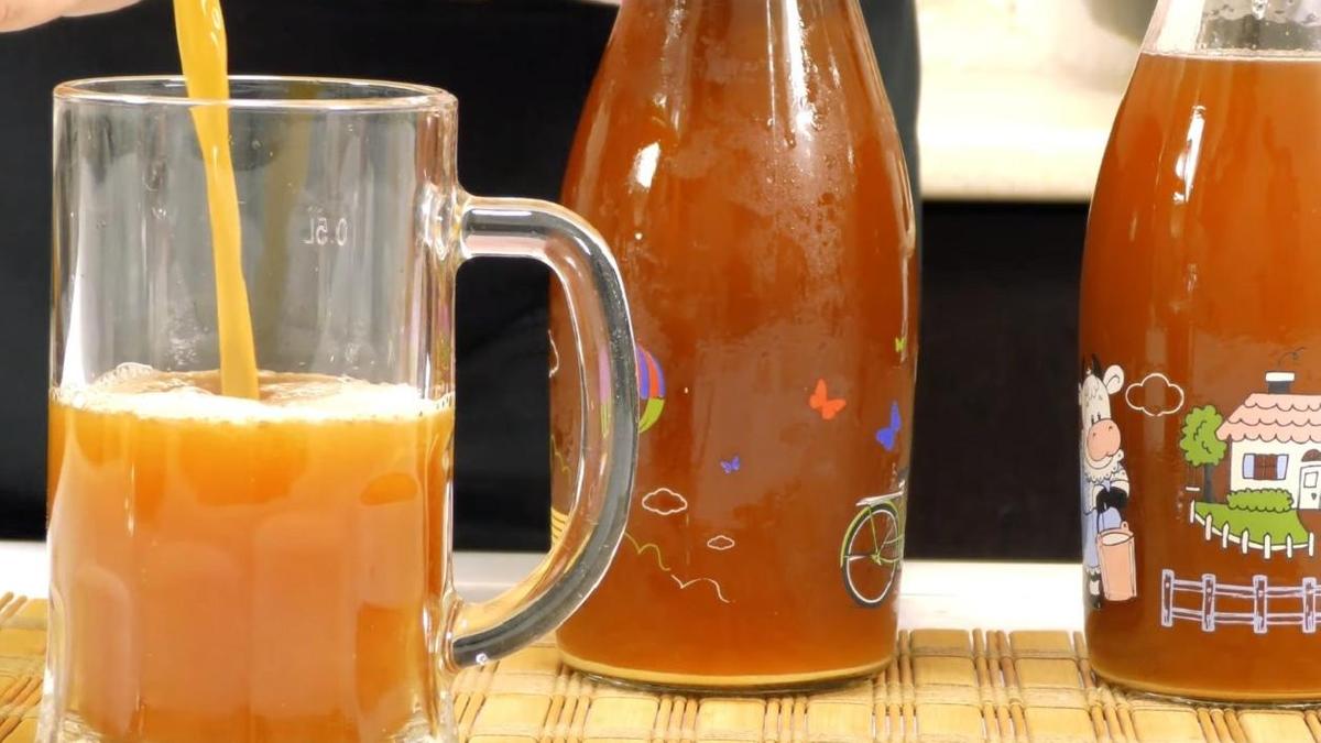 Квас в бутылках и кружке