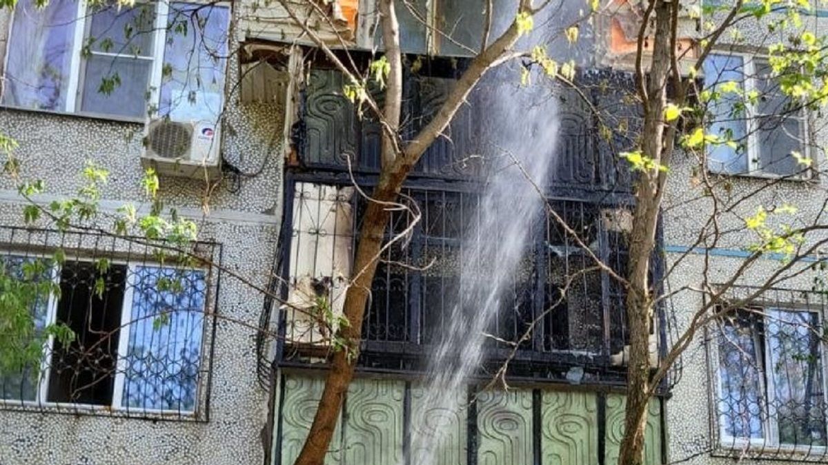 Пожар в пятиэтажке в Алматы