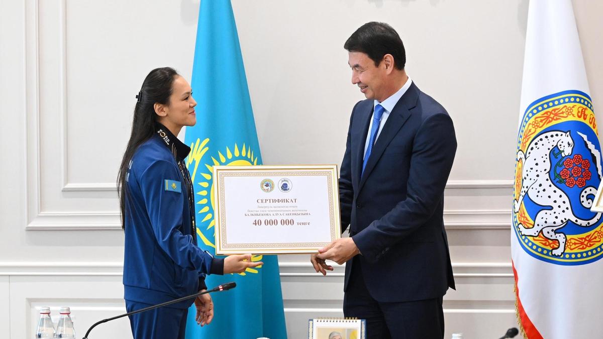 Қызды ұстап алып, ұрсып тастады