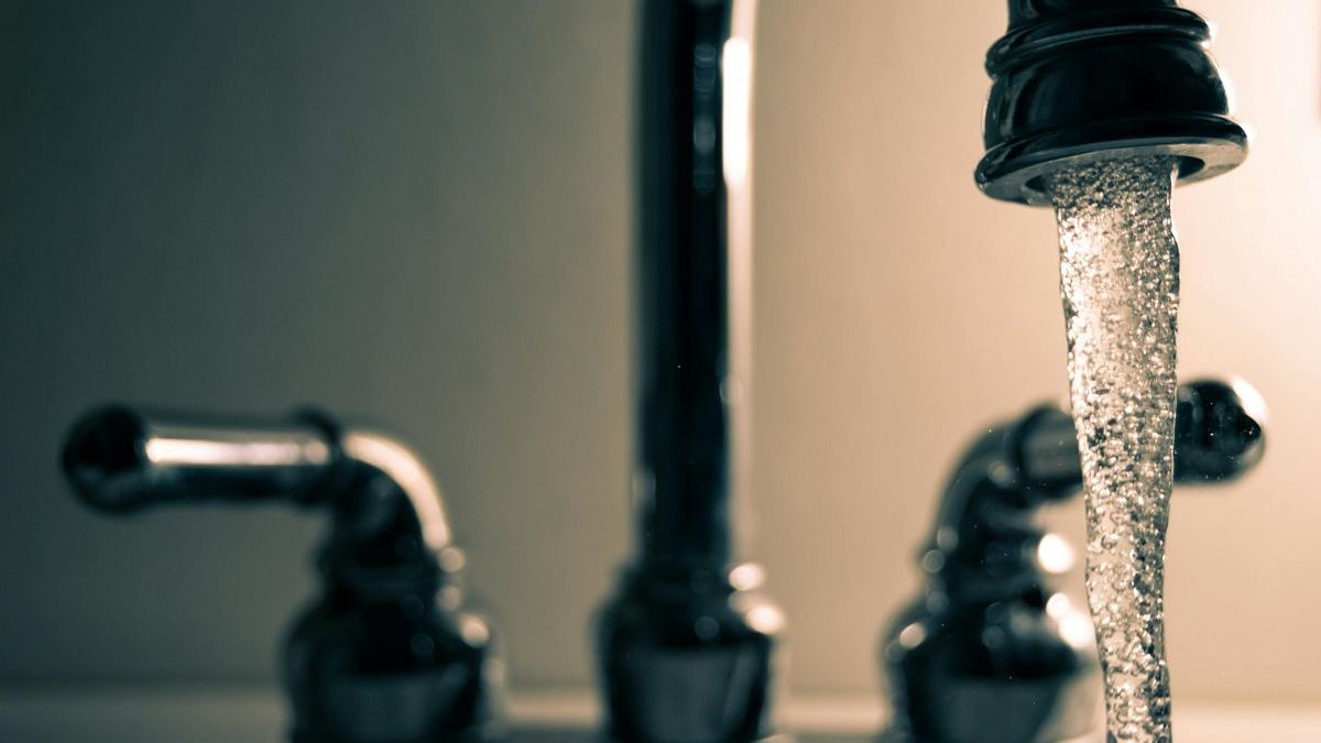 Кран с водой