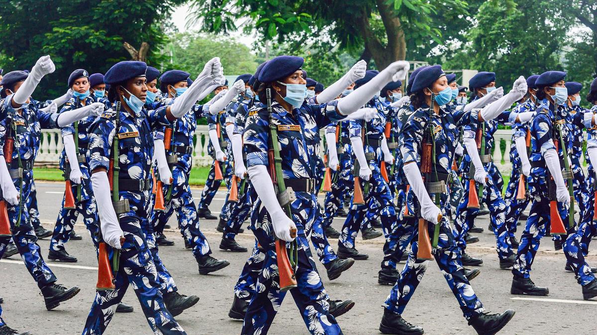 Женщинам в Индии впервые разрешили обучаться в элитной военной академии