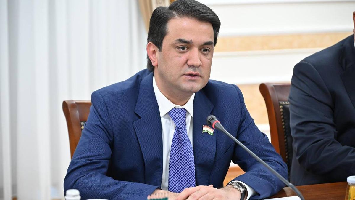 Рустам Эмомали
