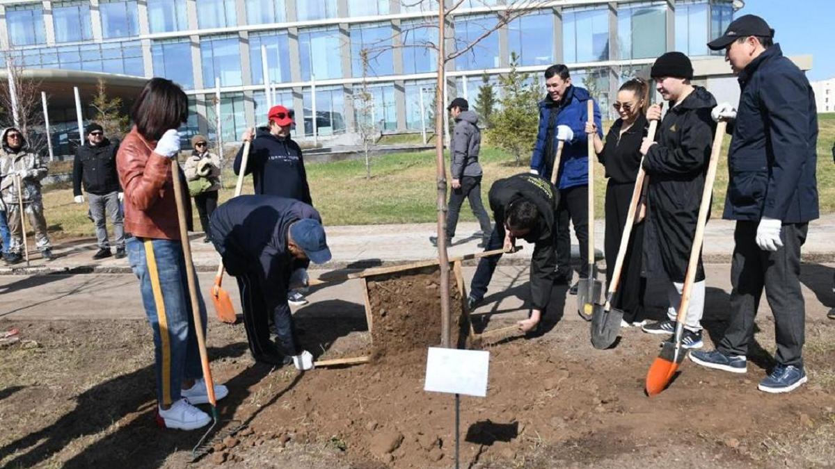 Общегородской субботник в Нур-Султане