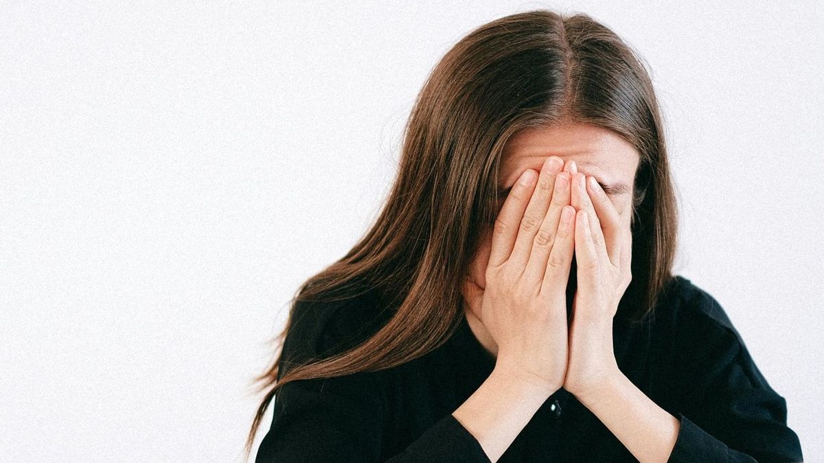 Грустная женщина