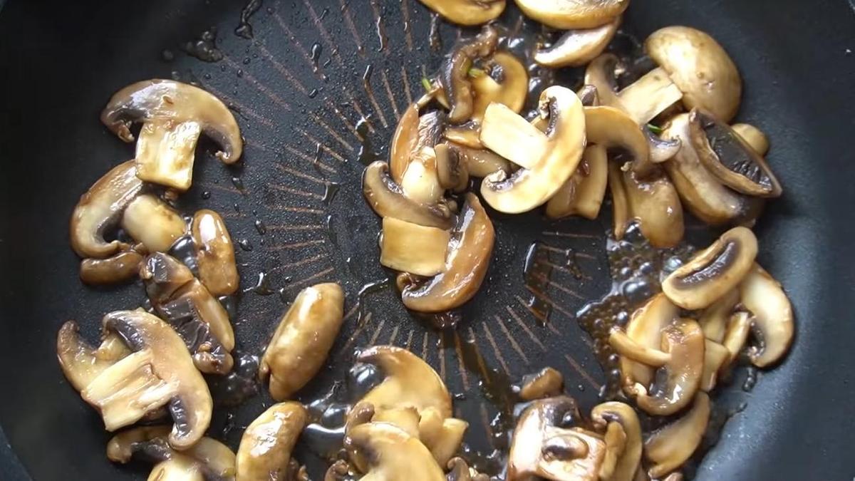 Обжарка шампиньонов