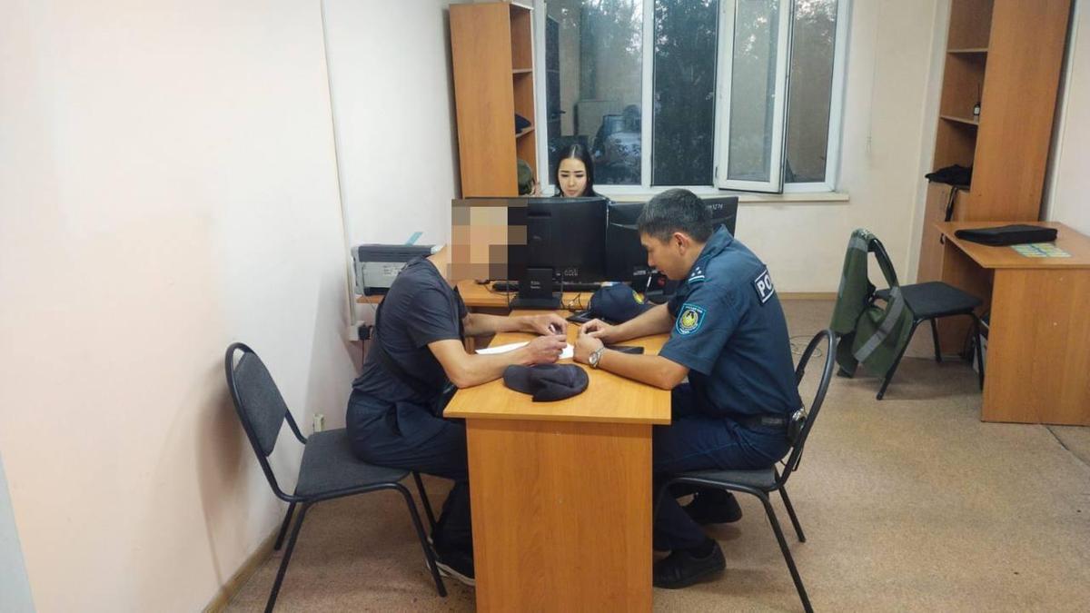 Мужчину задержали за нападение в Семее Мужчину задержали за нападение в Семее