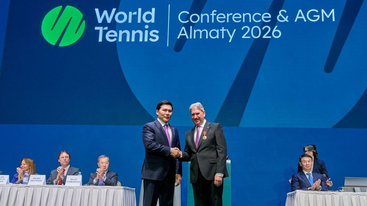 Министр туризма и спорта РК Ербол Мырзабосынов и президент World Tennis Дэвид Хаггерти