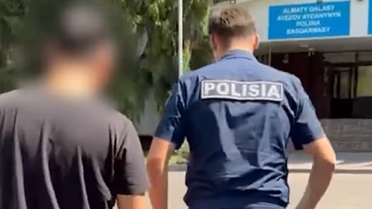 Алматинца подозревают в изнасиловании тещи: полиция рассказала подробности и показала кадры задержания