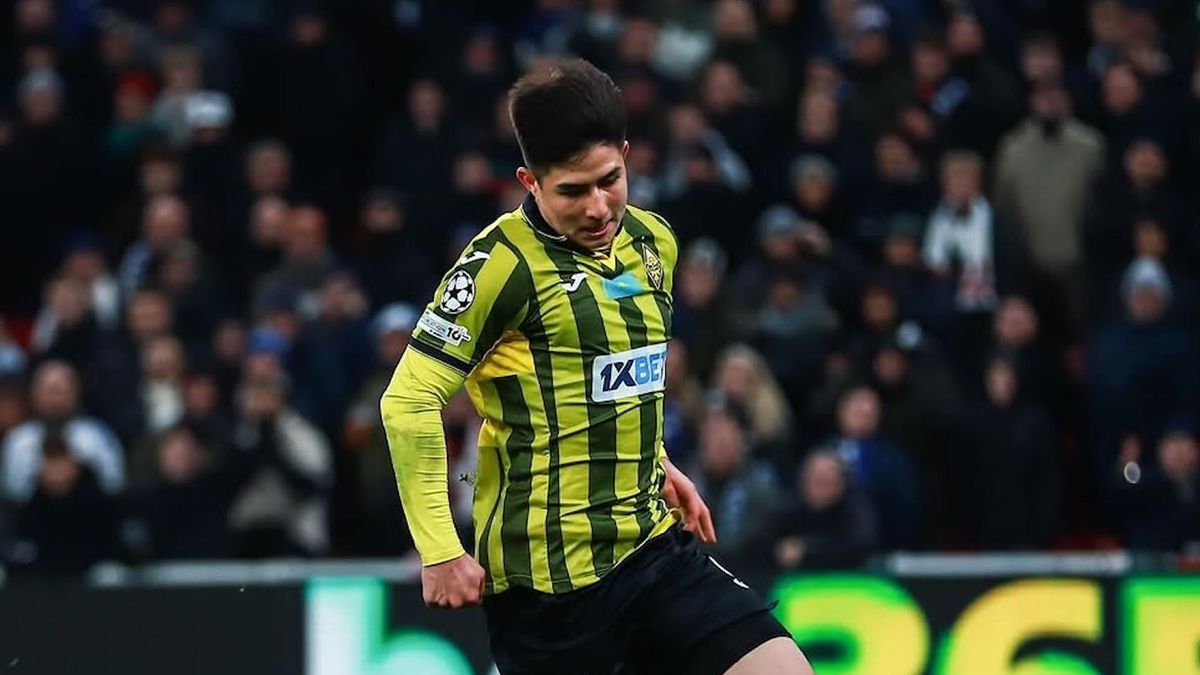 Казахстанский футболист Дастан Сатпаев