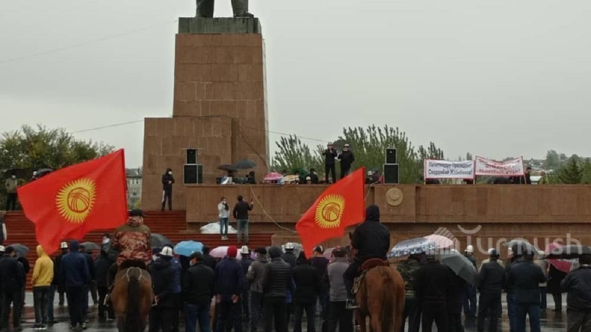 Митинг в поддержку Жээнбекова проходит в Оше