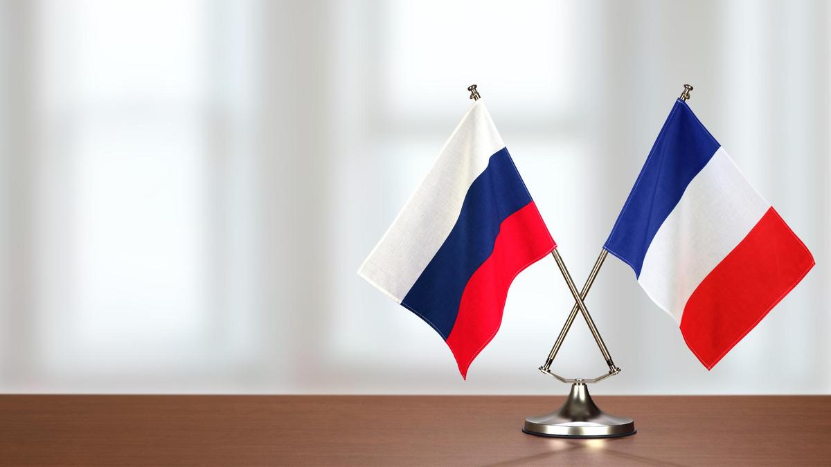 Флаги России и Франции Флаги России и Франции