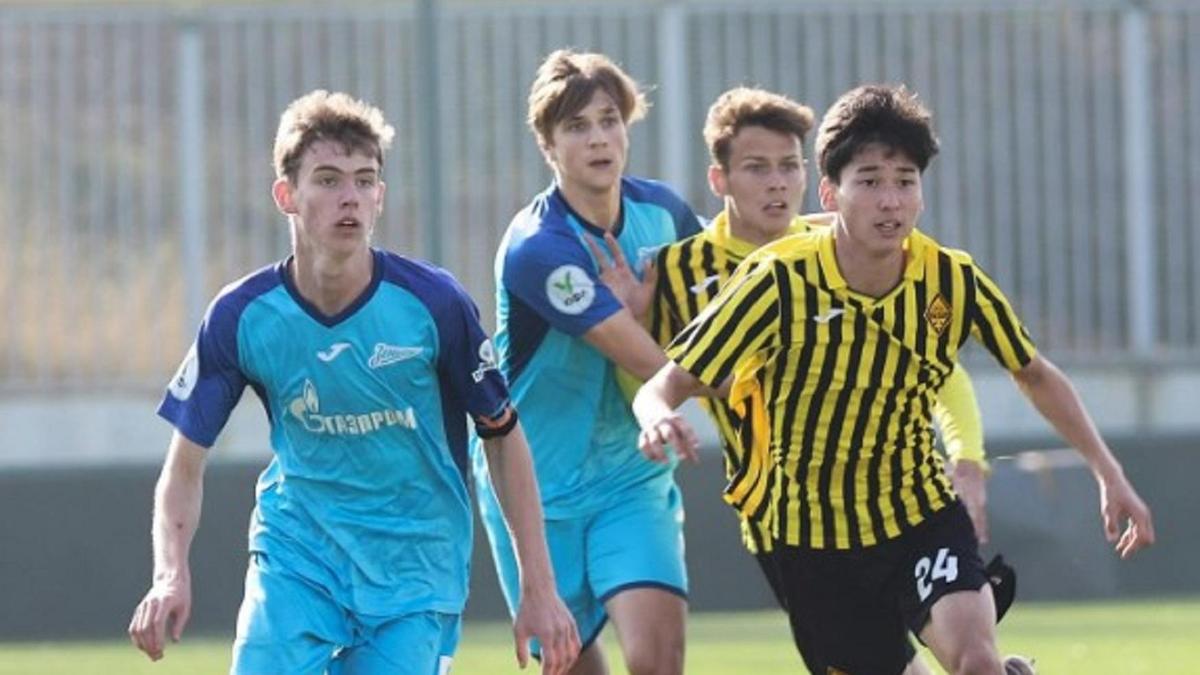 "Қайрат" U-17 және "Зенит" U-17 командалары "Қайрат" U-17 және "Зенит" U-17 командалары