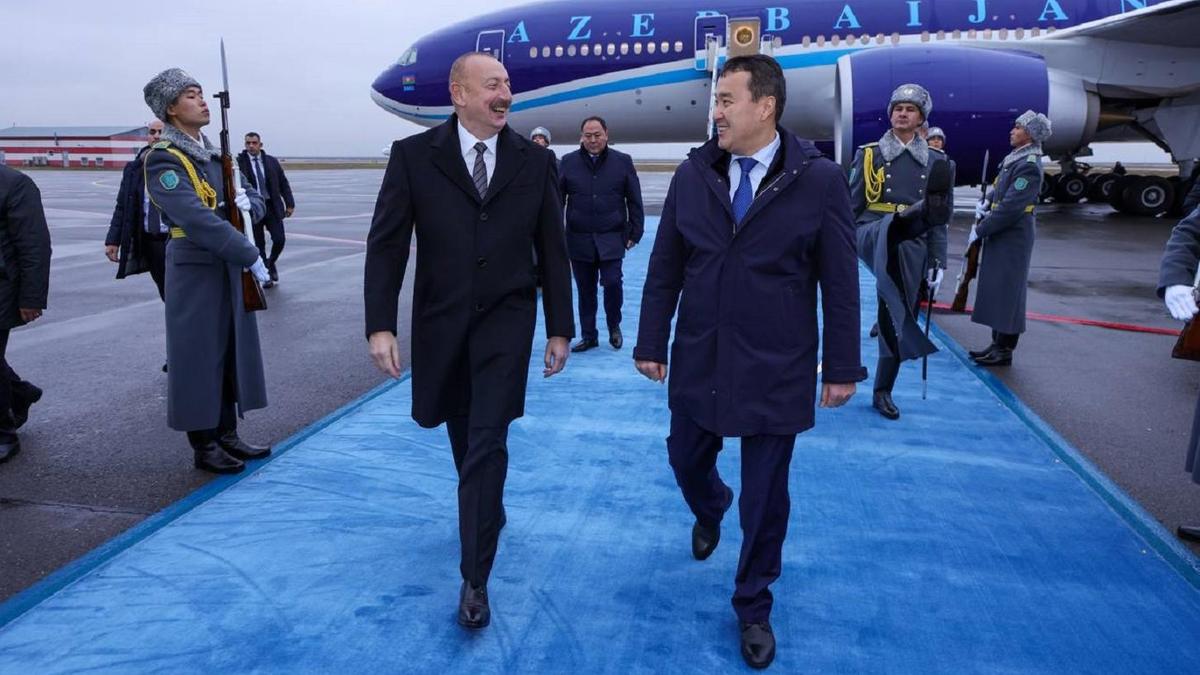 Ильхам Әлиев пен Әлихан Смайылов Ильхам Әлиев пен Әлихан Смайылов
