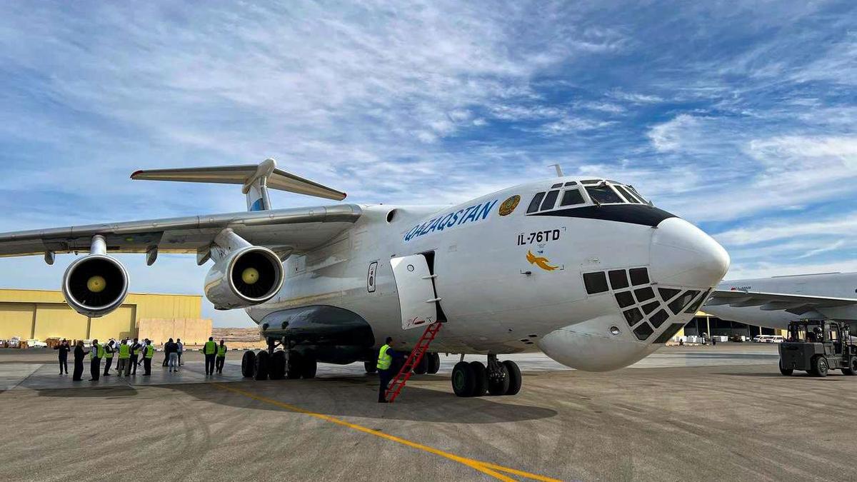 Палестинаға жеткізілген гуманитарлық көмек жеткізген ұшақ Палестинаға жеткізілген гуманитарлық көмек жеткізген ұшақ