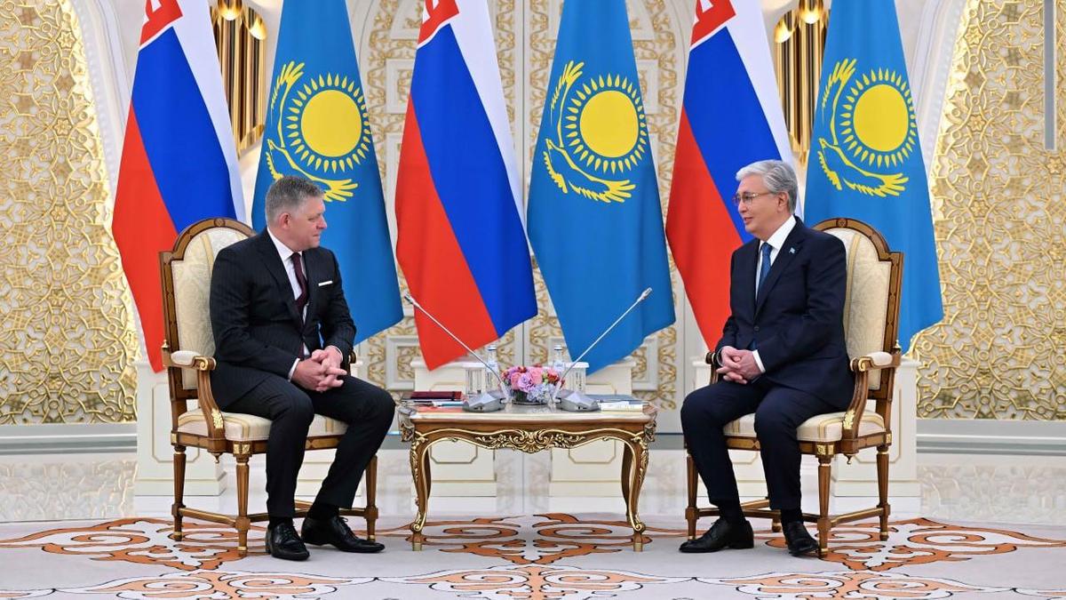 Касым-Жомарт Токаев и Роберт Фицо Касым-Жомарт Токаев и Роберт Фицо