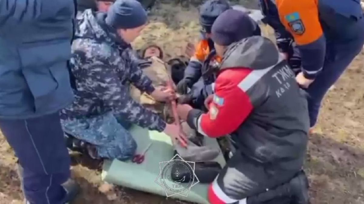 Сломал ногу и ел снег: пастух пять дней выживал в степи в области Абай