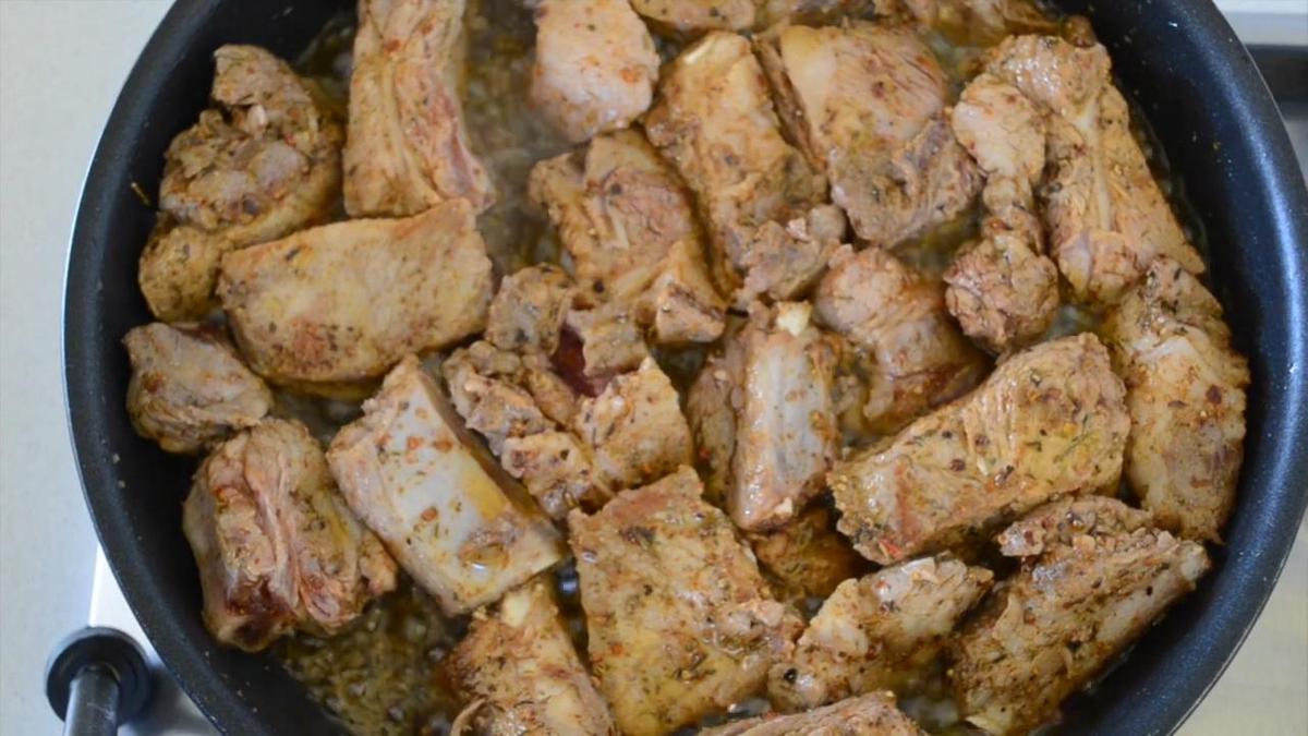 Плов с ребрышками: рассыпчатый и вкусный плов с пошаговым описанием  приготовления