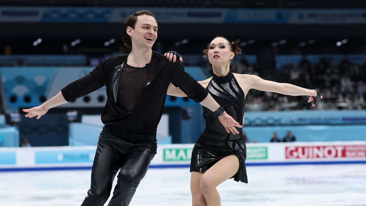 Казахстанские фигуристы Гаухар Наурызова и Бойсангур Датиев