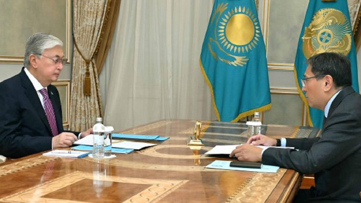 Қасым-Жомарт Тоқаев пен Ерболат Досаев Қасым-Жомарт Тоқаев пен Ерболат Досаев
