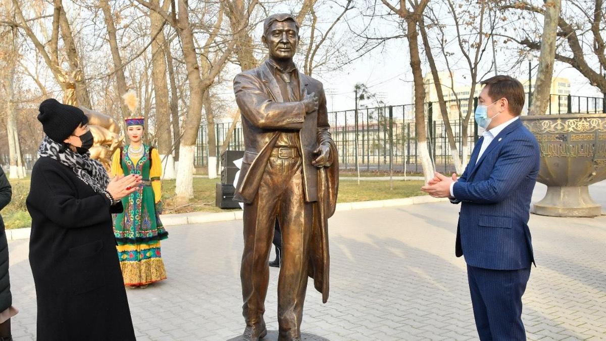 Өзбекәлі Жәнібеков Өзбекәлі Жәнібеков