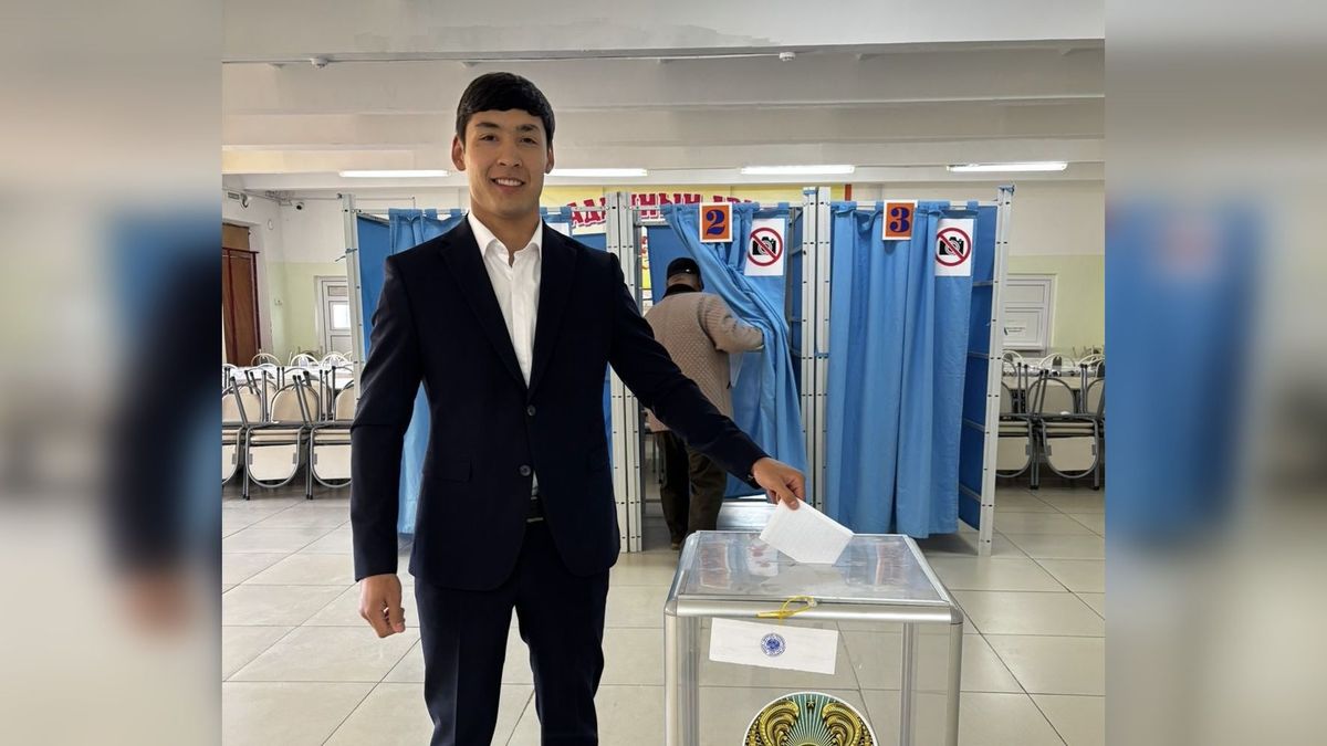 Спортсмены на избирательном участке