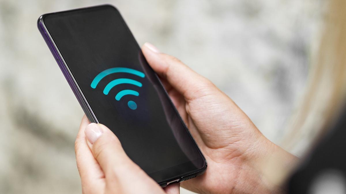 Телефон со знаком wi-fi сети