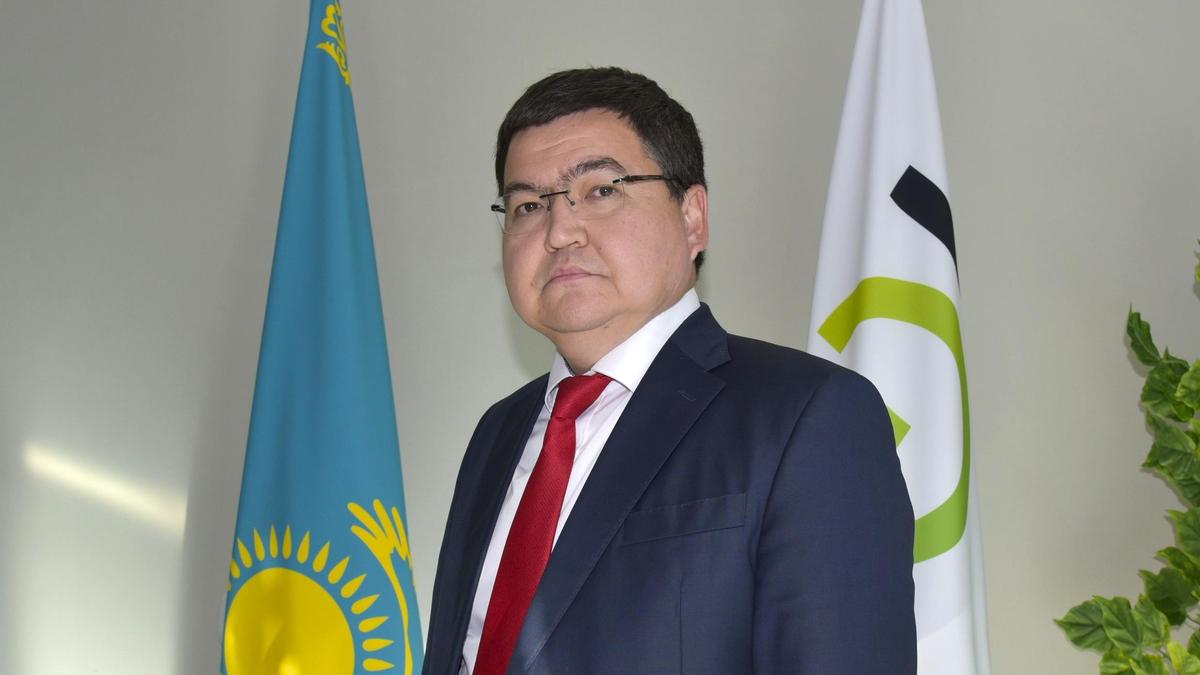 Бекежан Жәкеев Бекежан Жәкеев