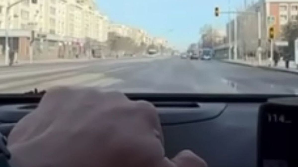 Астанчанин снял на видео свою езду за рулем и попал под арест