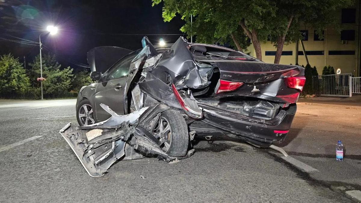 Автомобиль попал в аварию