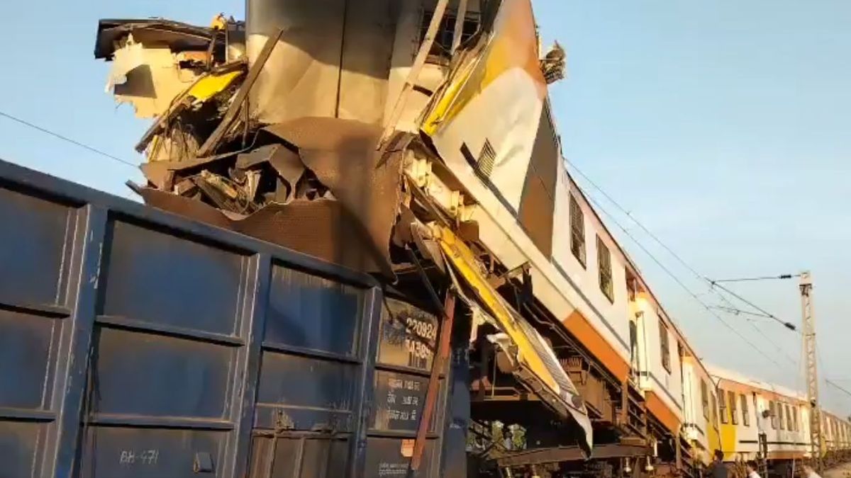 Столкновение поездов в Индии