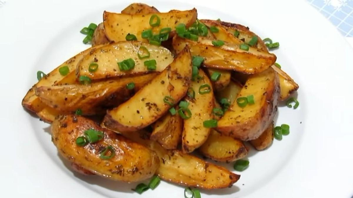 Как приготовить картофель по деревенски в духовке в домашних условиях: проверенные рецепты и секреты