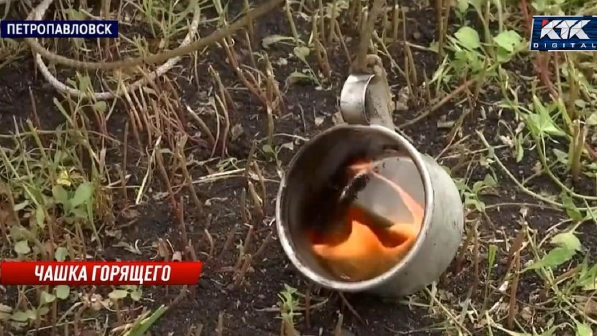 Кружка с горящей водой