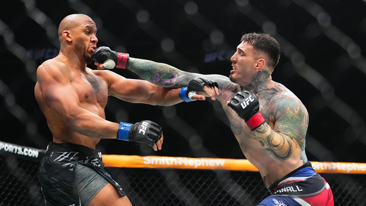 Бойцы ММА Сирил Ган и Том Аспиналл (слева направо)