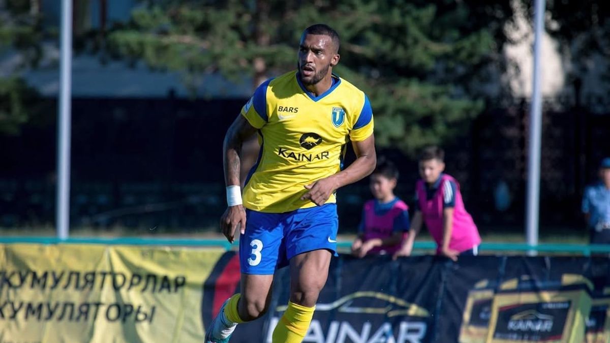 Российский футболист Лайонел Адамс