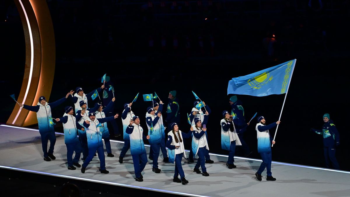 Сборная Казахстана на открытии Олимпиады-2026
