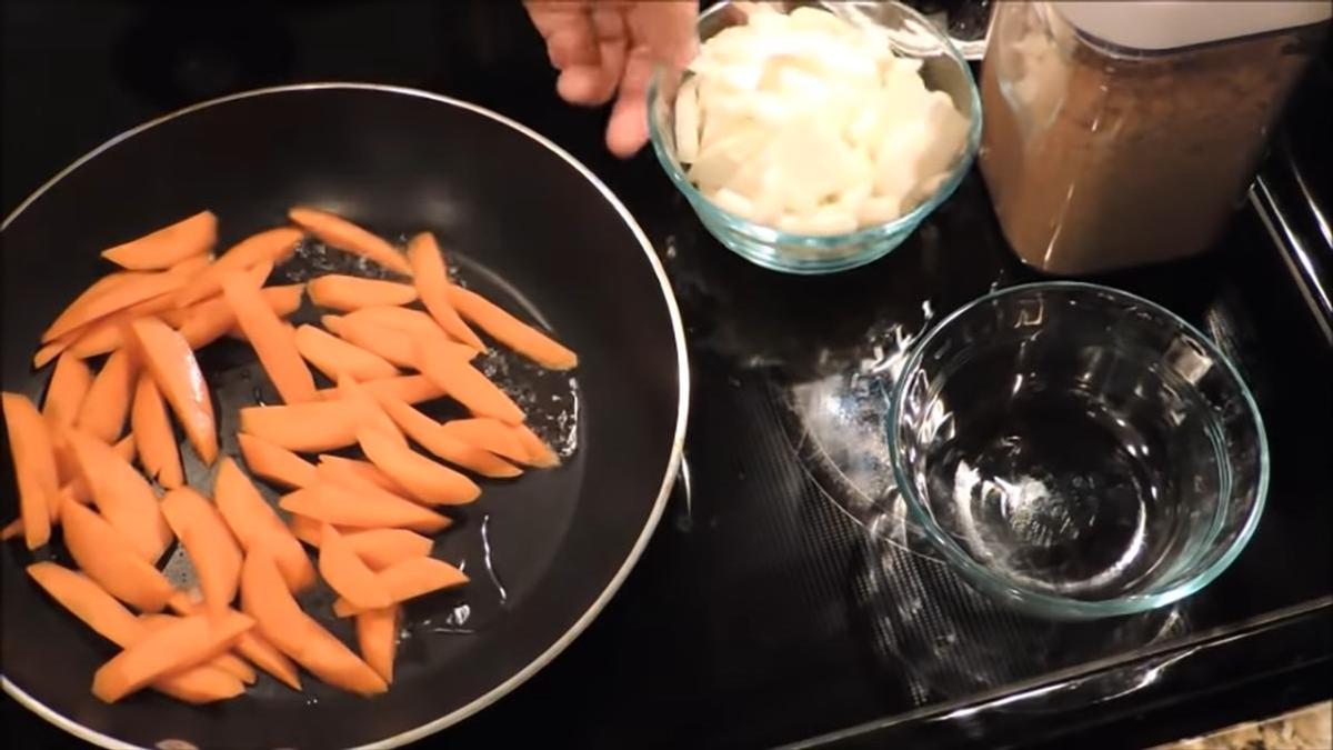 Обжаривание моркови