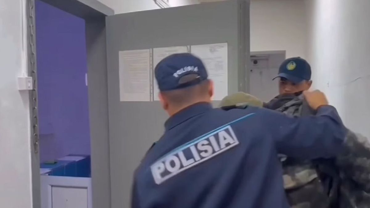 Подозреваемый и полицейские